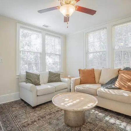 Classic City Apartment With Firepit Athens Exterior photo
